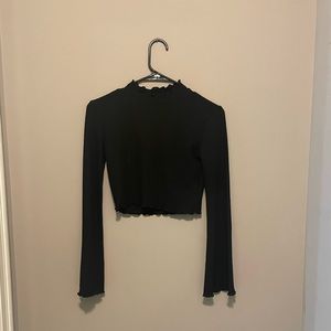 Black long sleeve crop top